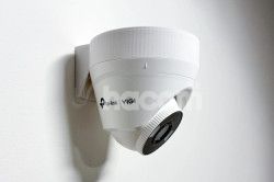 TP-LINK driak s kblovou krytkou pre kamery VIGI C400/C420/C430/450 na stenu, biely D-VIGIC4XL-C